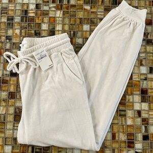 NWT Lou & Grey Joggers~Medium~’Fluffy Marshmallow’~Ivory/Lt Cream Color~$68